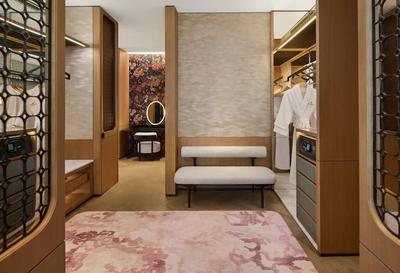 King Waldorf Suite with Outdoor Hot Tub