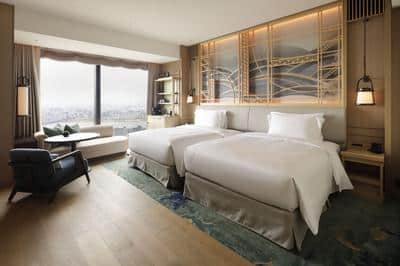 2 Queen Premier Room