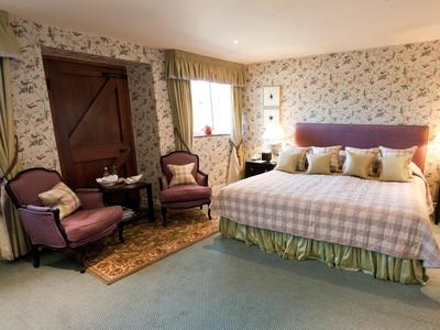 Small Deluxe Room