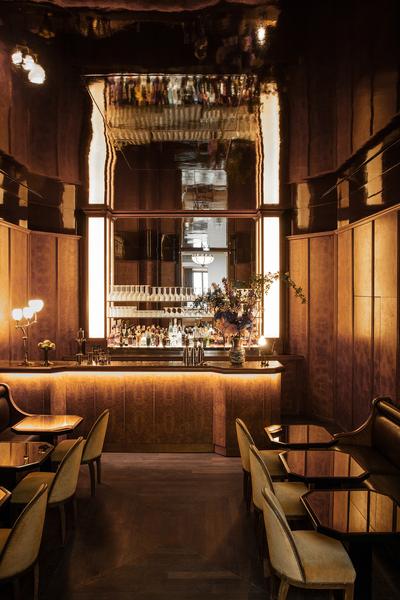 Lounge & Bar