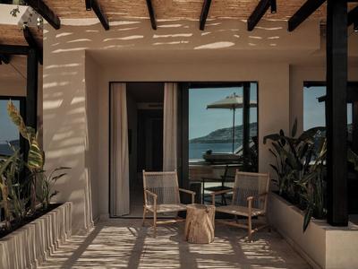 Classic Room with Shared Pool