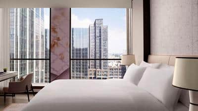 Deluxe Room, 1 King, City View