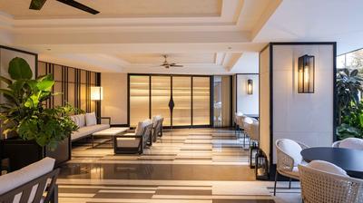 The Ritz-Carlton Club Lounge