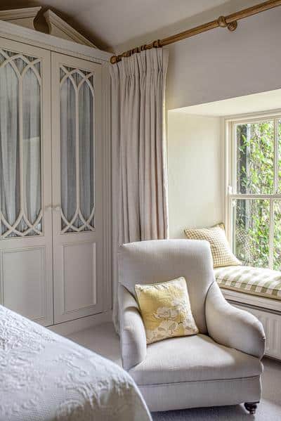 Small Classic Room