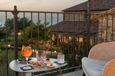 Wine and Lounge Bar