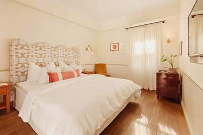 Petite Room