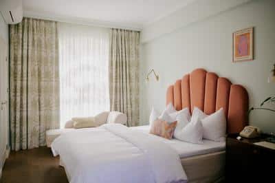 Petite Room