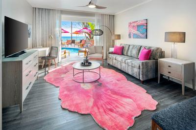 Luxury Swim Up Oceanfront Junior Suite