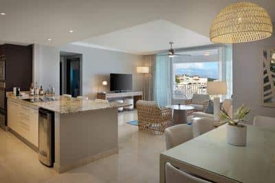 Luxury Concierge 1 Bedroom Bayview Suite