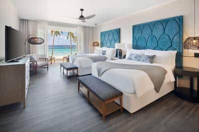 Luxury Swim Up Oceanfront Junior Suite