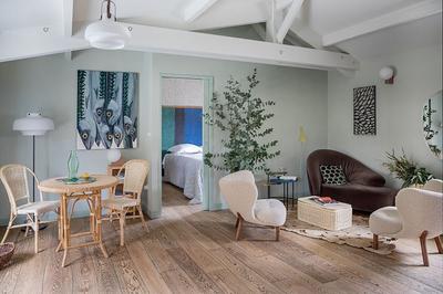 YNDO Cabane in Cap Ferrat
