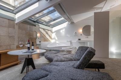 Executive Crazy Room