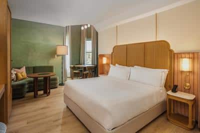 Corner Suite