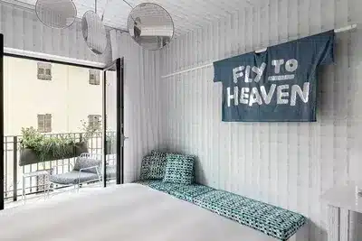 Medium Bianco with Balcony