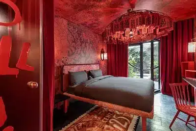 Large Rosso with private Garden