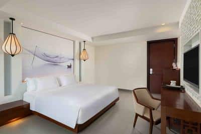 Seaview Balcony Grand Room