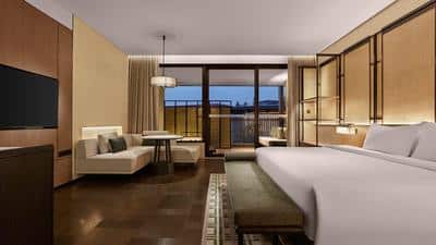 Superior Lake View Balcony King Room