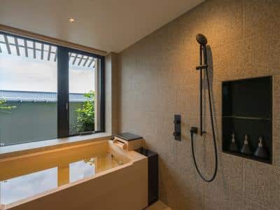 Onsen Retreat King
