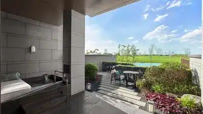 Lakefront Pool Deluxe Room