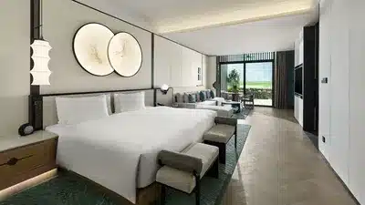 Lakefront Wellbeing Pool Suite