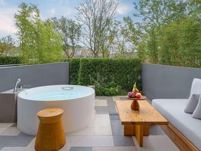 Deluxe Room Expo Park View, Private Courtyard