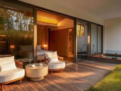 Superior Room, Private Heated Pool, Expo Park View