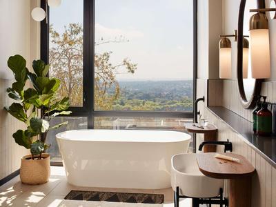 Headliner Suite