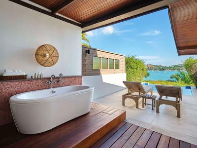 Seaview Hillside Pool Suite