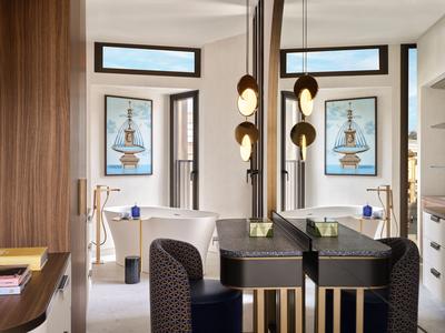 Supreme Suite