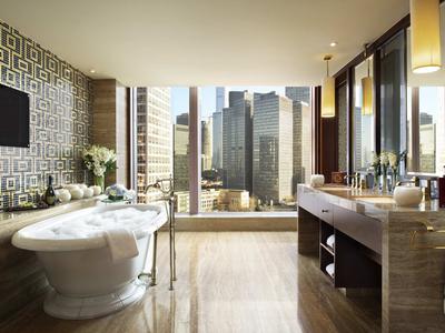 Fairmont Gold Grand 1-Bedroom King Suite