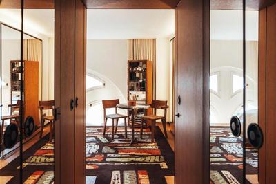 Twin Prestige Room