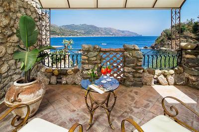 Deluxe Sea View Room
