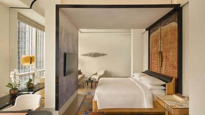1 King Bed, Club Access