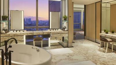 Keraton Suite King, Club Access
