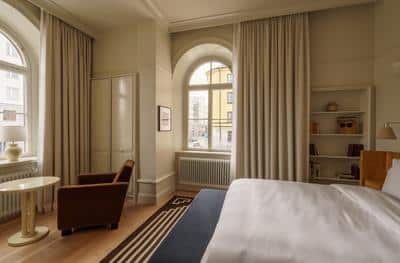 Deluxe Room Queen