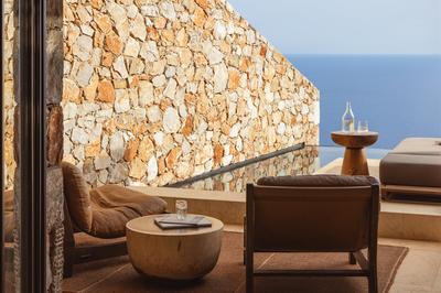 Superior Cave Suite