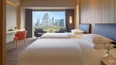 2 Twin Beds with Park View