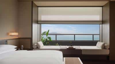 Suite King with Ocean View, Premium