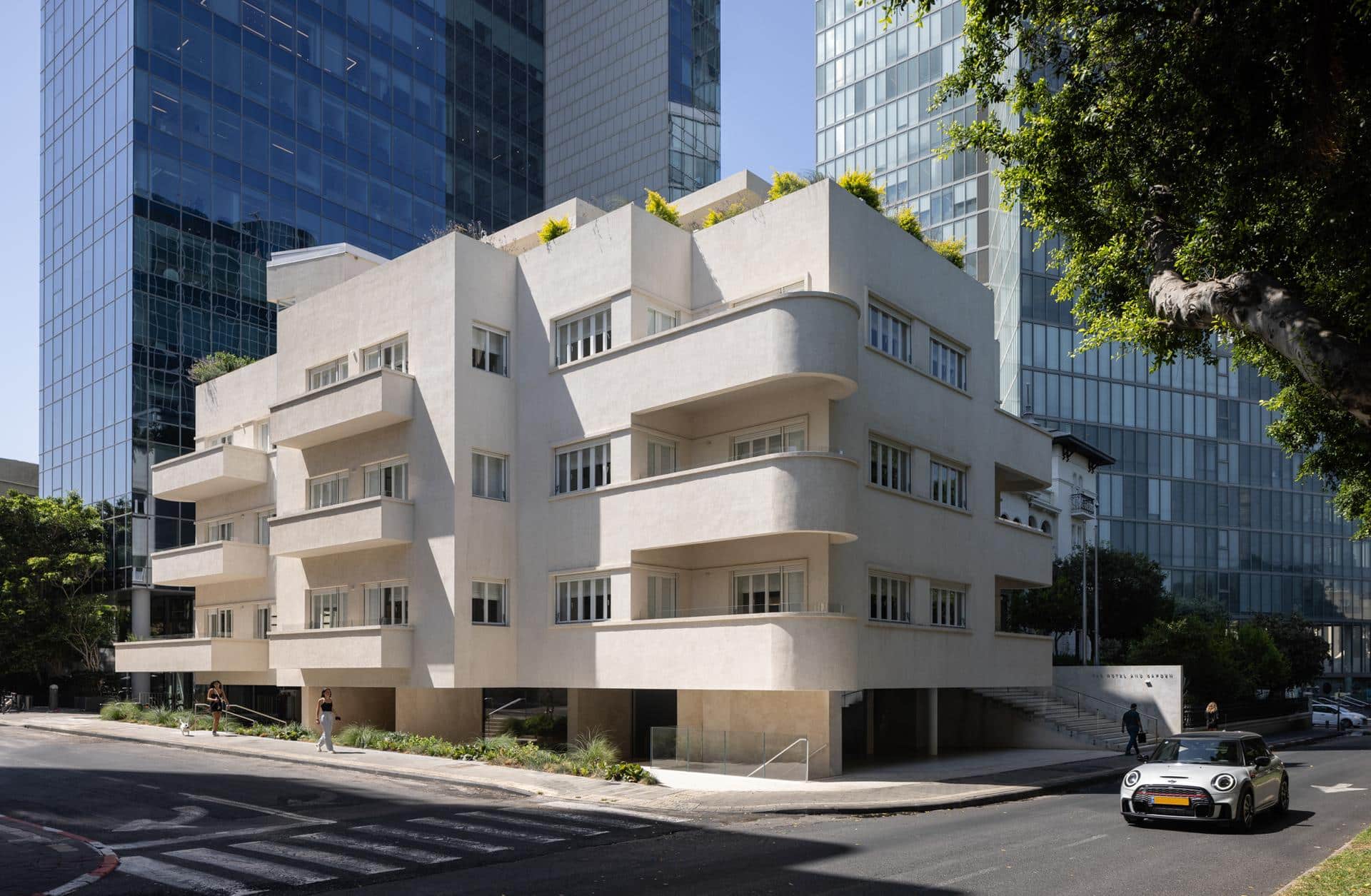 R48 Hotel and Garden