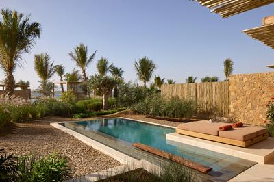 Deluxe Pool Suite