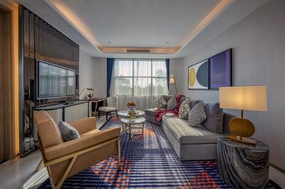 Glee Executive Suite