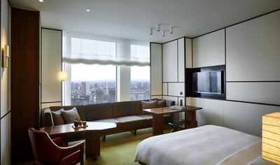 1 King Bed with Bay View