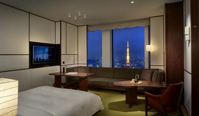 1 King Bed with Tower View