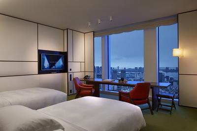 2 Twin Beds with Bay View