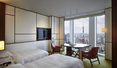 2 Twin Beds with Tower View