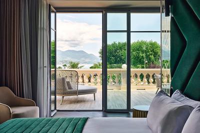 White Peacock Suite
