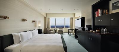 1 King Bed Deluxe