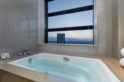 1 King Bed Deluxe View