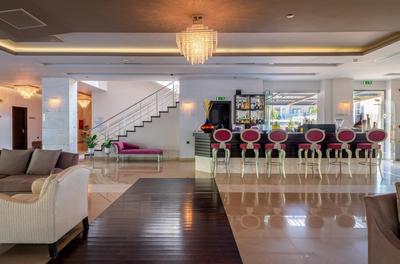 Lounge Piano Bar