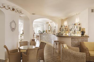 Pool Bar
